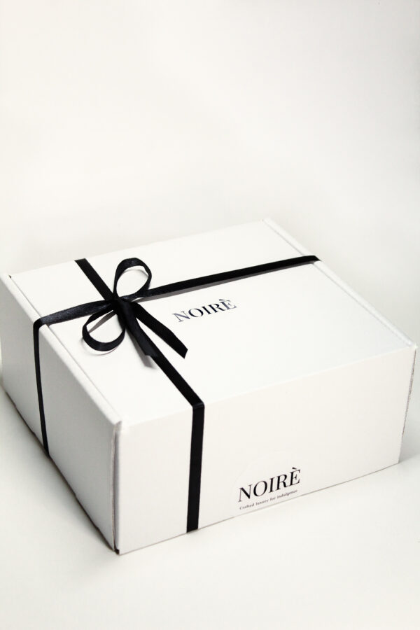 Cutie cadou bijuterii , ambalaj premium cu fundă neagră și logo NOIRE